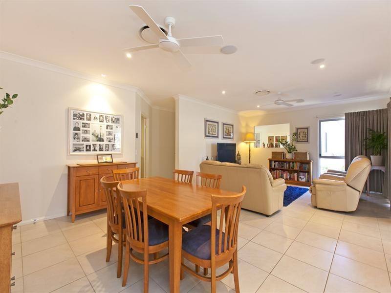 27 Mackenzie Street, Manly West QLD 4179