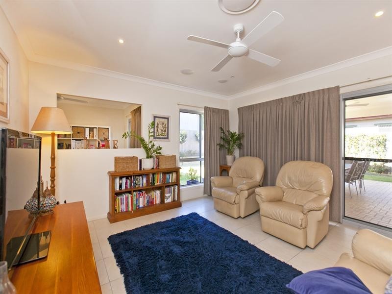 27 Mackenzie Street, Manly West QLD 4179