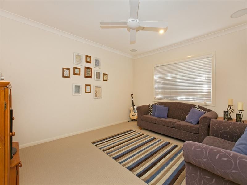 27 Mackenzie Street, Manly West QLD 4179