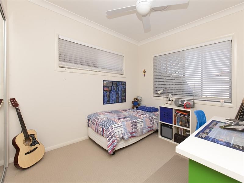 27 Mackenzie Street, Manly West QLD 4179
