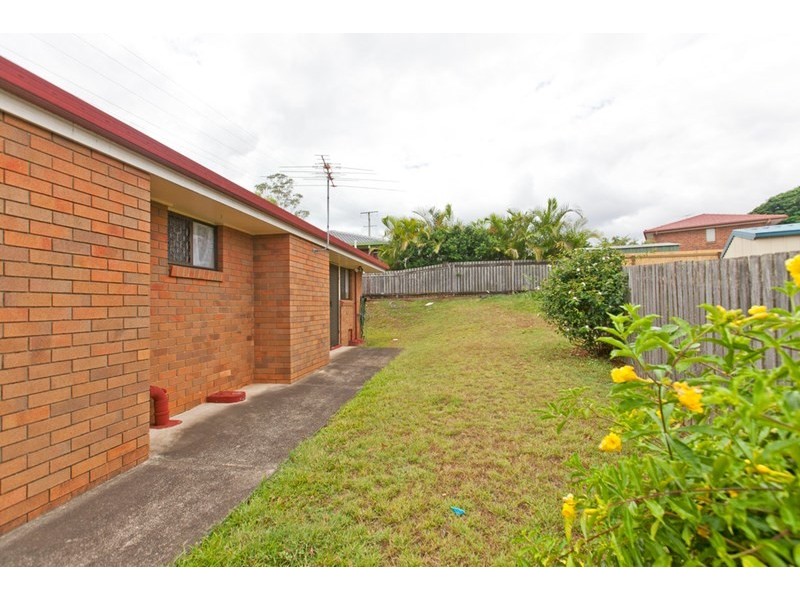 24 Radford Road, Manly West QLD 4179
