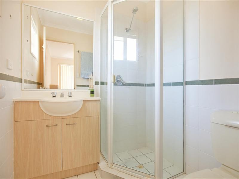 8/24-26 Yamboyna Street, Manly QLD 4179