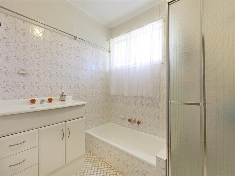 47 Glenlyn Street, Wynnum West QLD 4178