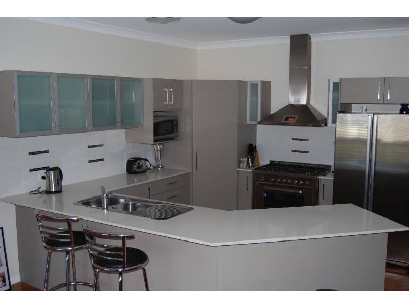 44 Waterview Avenue, Wynnum QLD 4178