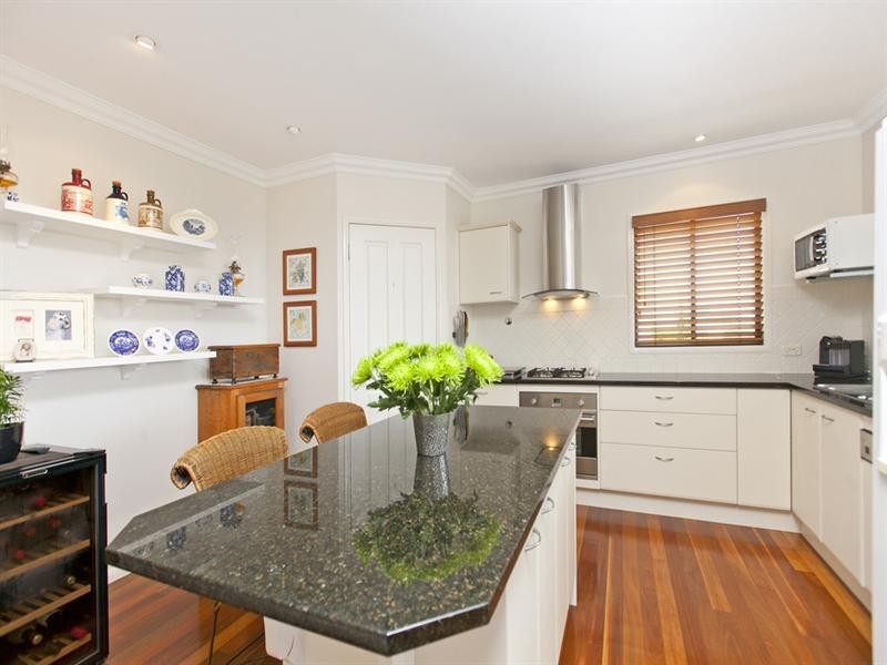 79 Walnut Street, Wynnum QLD 4178