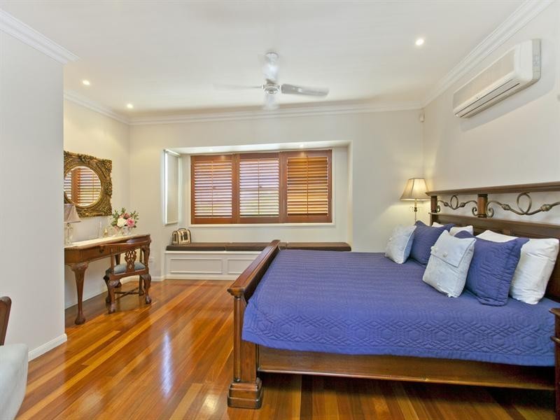 79 Walnut Street, Wynnum QLD 4178