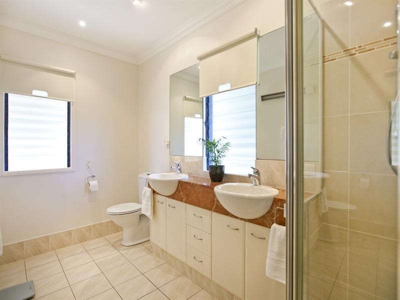 79 Walnut Street, Wynnum QLD 4178