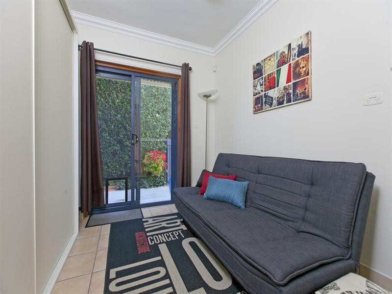 79 Walnut Street, Wynnum QLD 4178