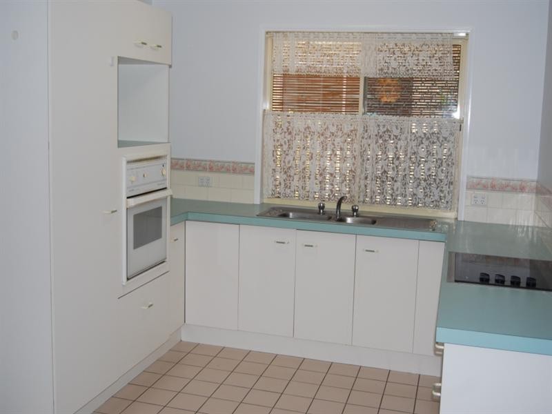 39 Carnation Road, Manly West QLD 4179