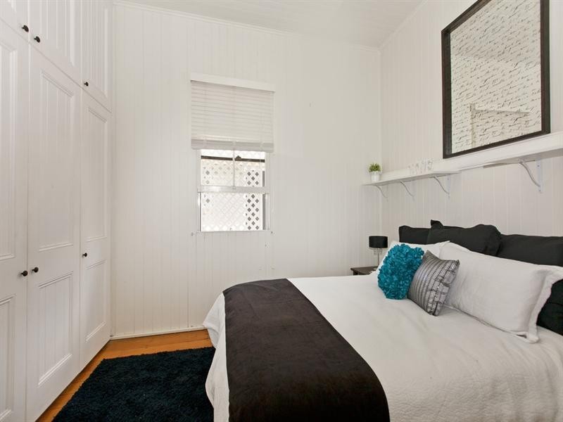 12 Killarney Avenue, Manly West QLD 4179