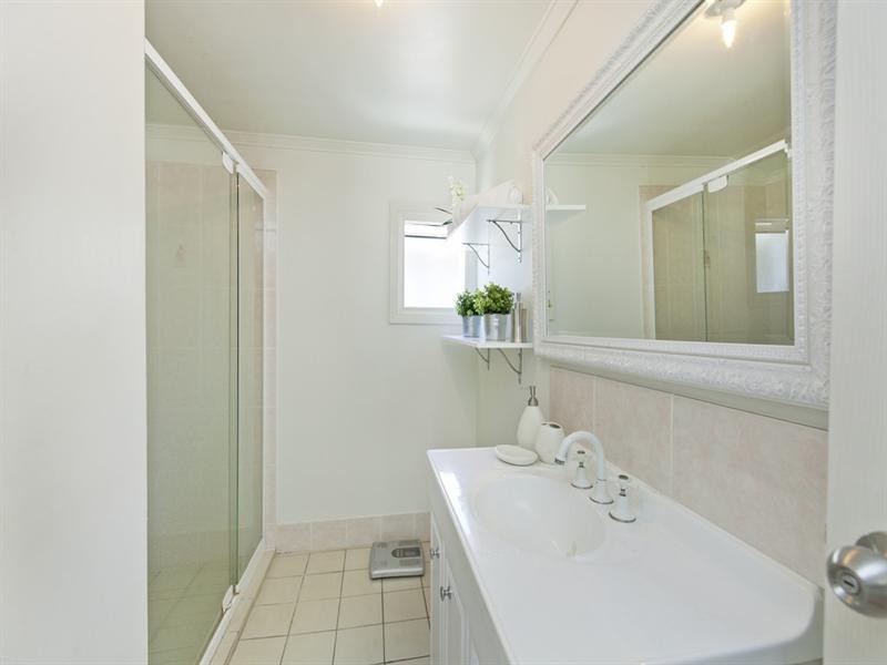 12 Killarney Avenue, Manly West QLD 4179