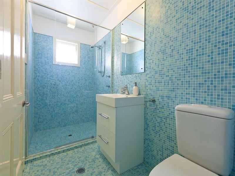 19 Arnold Street, Manly QLD 4179