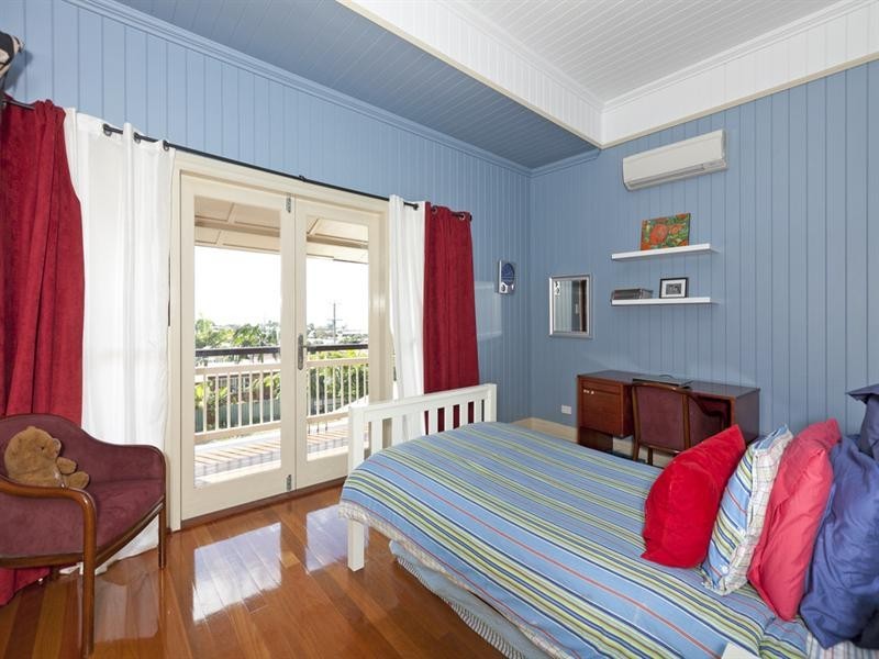 19 Arnold Street, Manly QLD 4179