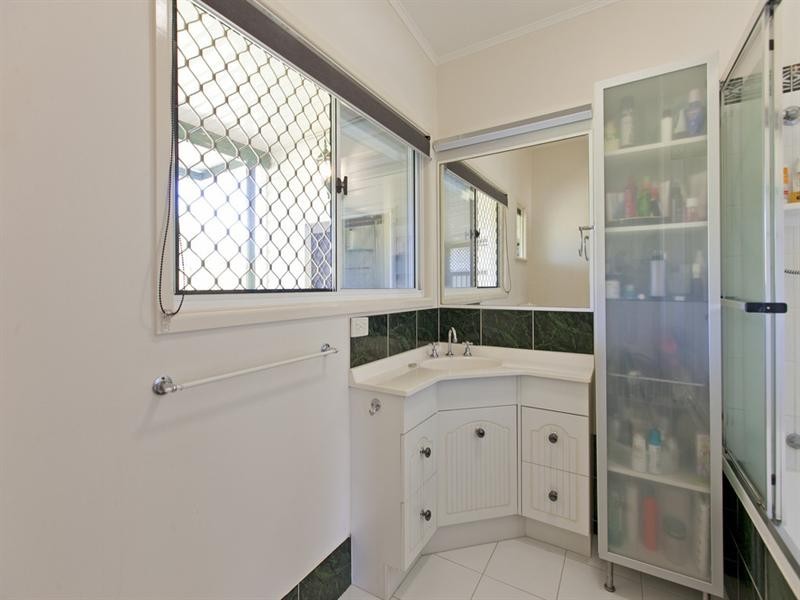 28 Boondara Street, Manly West QLD 4179