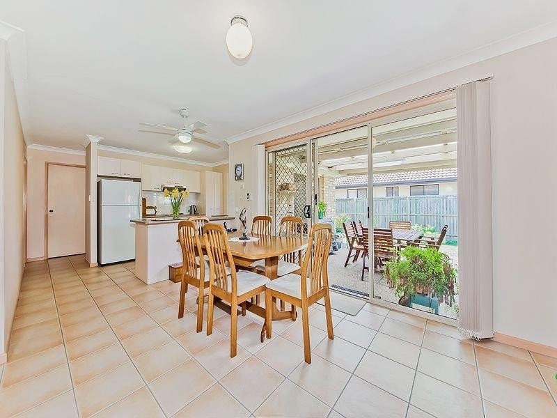 25 Pamela Street, Wynnum West QLD 4178
