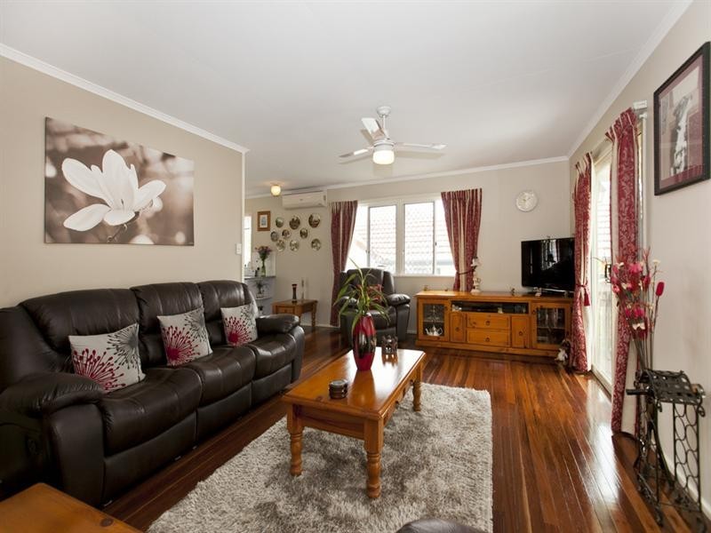 61 Tingalpa Street, Wynnum West QLD 4178