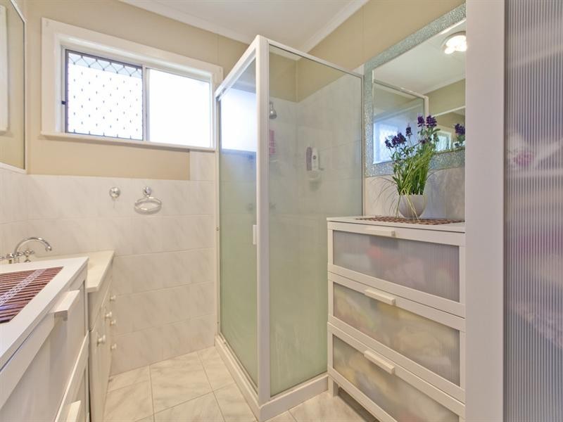 61 Tingalpa Street, Wynnum West QLD 4178