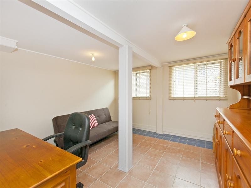 61 Tingalpa Street, Wynnum West QLD 4178