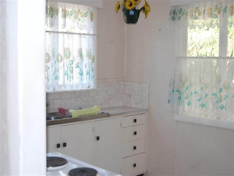 30 Banoon Drive, Wynnum QLD 4178