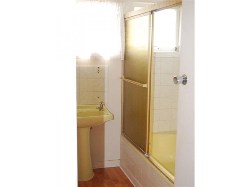 30 Banoon Drive, Wynnum QLD 4178