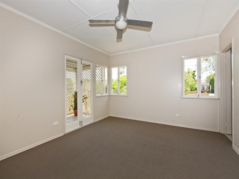 63 Randall Road, Wynnum West QLD 4178