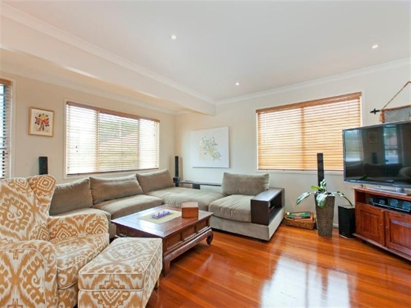 73 Waterview Avenue, Wynnum QLD 4178