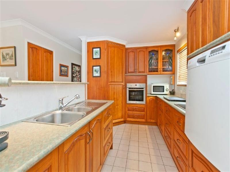 73 Waterview Avenue, Wynnum QLD 4178