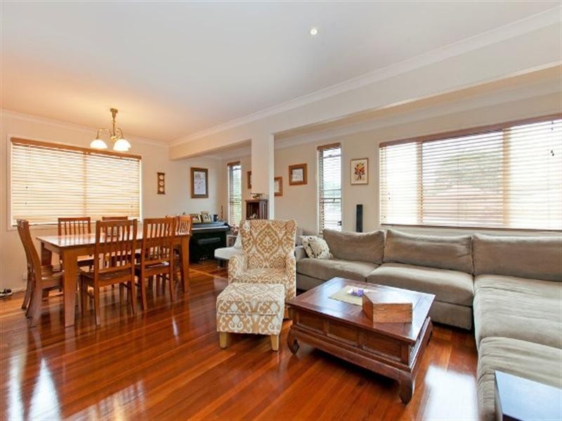 73 Waterview Avenue, Wynnum QLD 4178