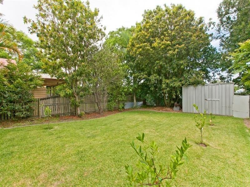 73 Waterview Avenue, Wynnum QLD 4178