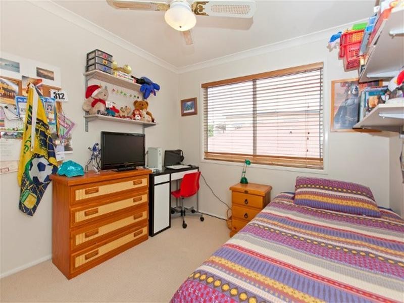 73 Waterview Avenue, Wynnum QLD 4178