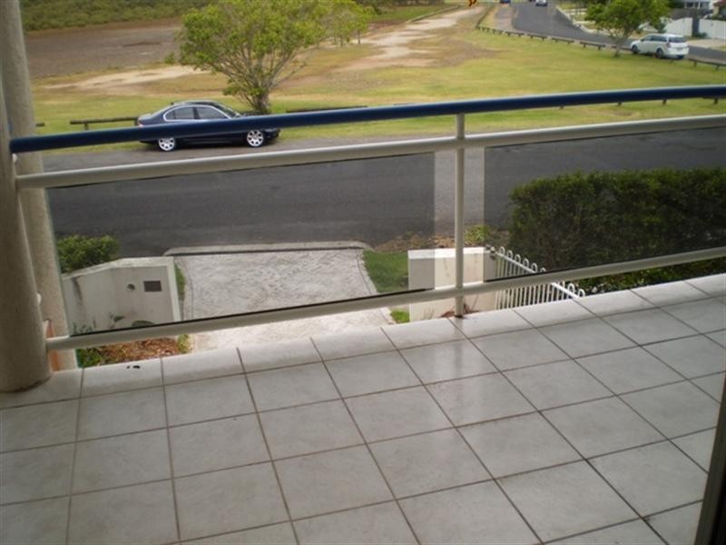 799 Esplanade, Lota QLD 4179