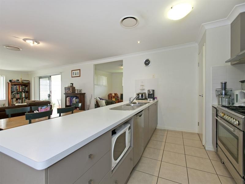 1 Dundee Crescent, Wakerley QLD 4154