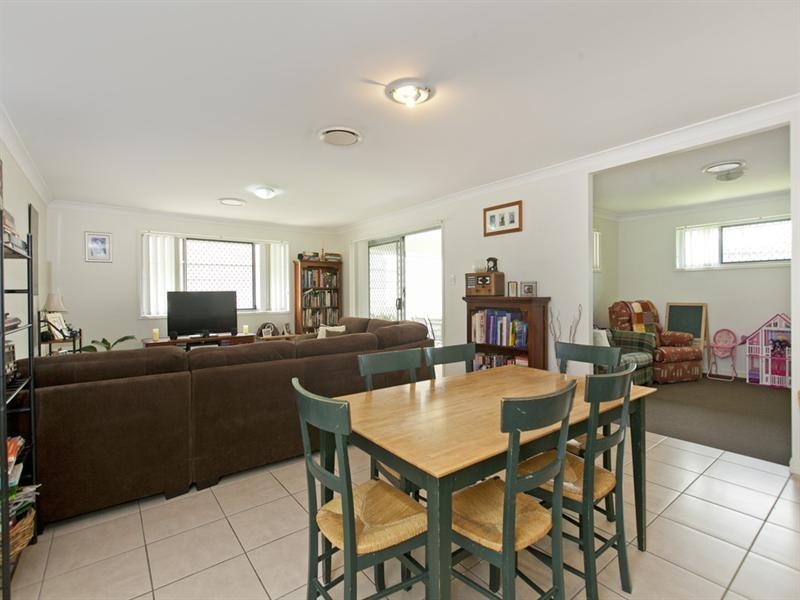1 Dundee Crescent, Wakerley QLD 4154