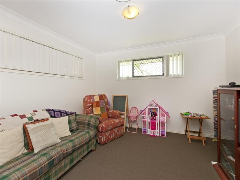 1 Dundee Crescent, Wakerley QLD 4154