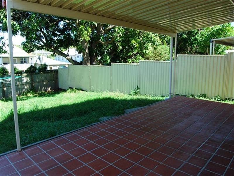 77 Whites Road, Manly West QLD 4179