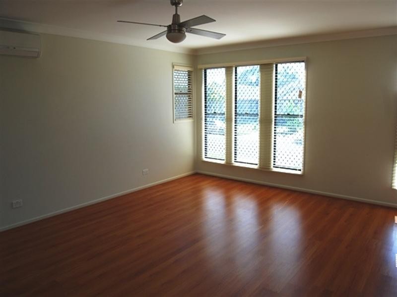 77 Whites Road, Manly West QLD 4179