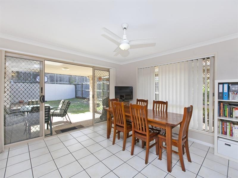 56 School Road, Wynnum West QLD 4178