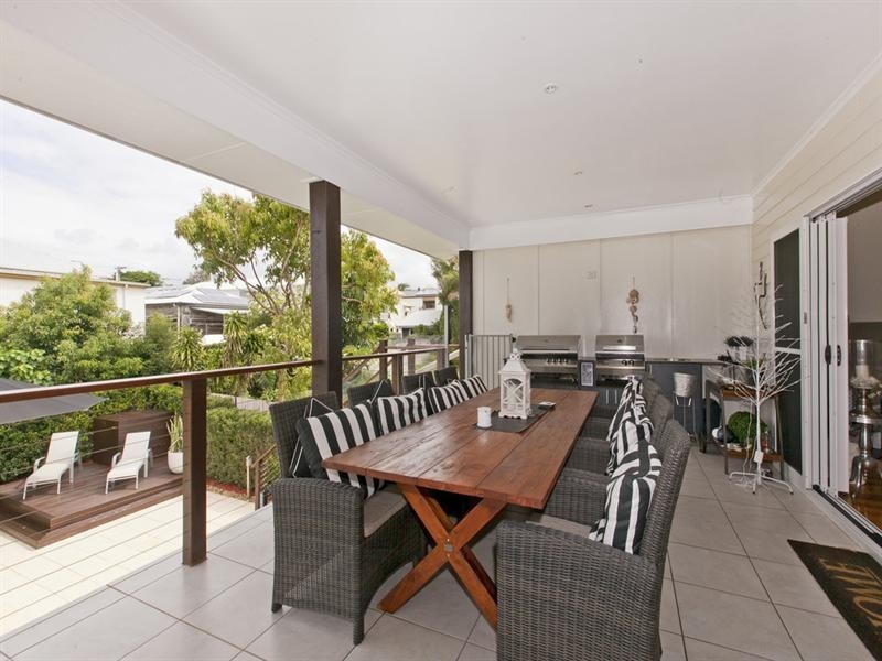 74 Cedar Street, Wynnum QLD 4178