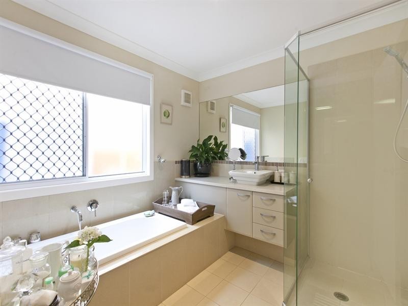 74 Cedar Street, Wynnum QLD 4178