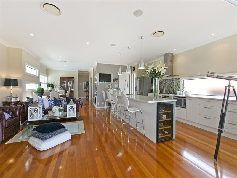 74 Cedar Street, Wynnum QLD 4178