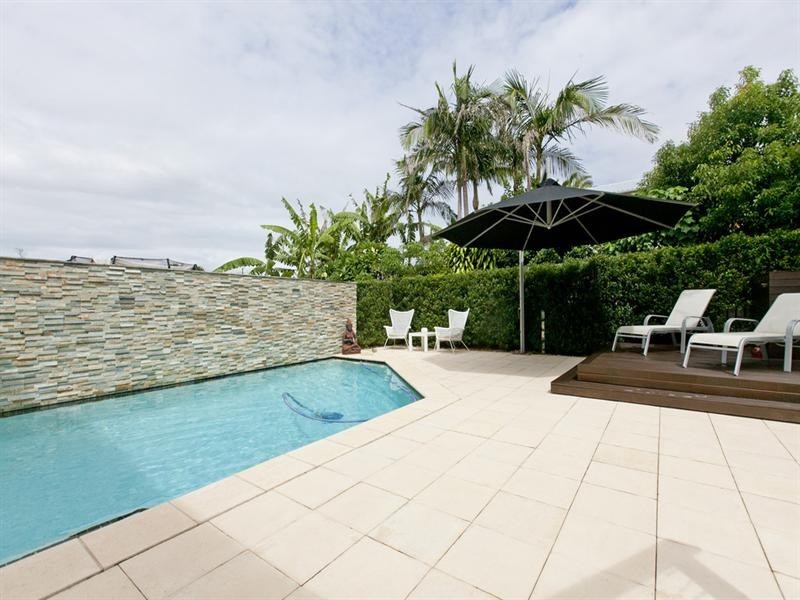 74 Cedar Street, Wynnum QLD 4178