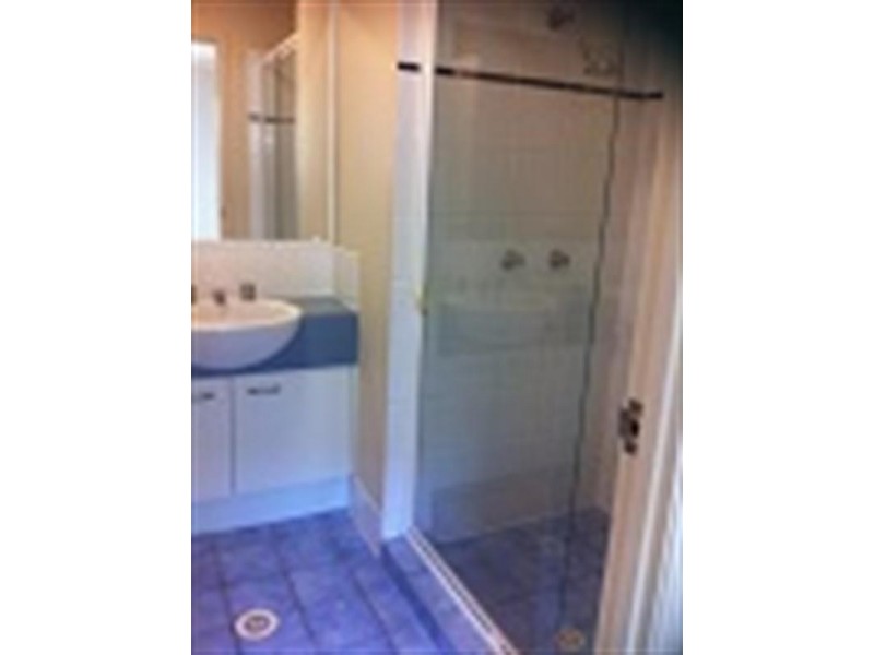 54 School Road, Wynnum West QLD 4178