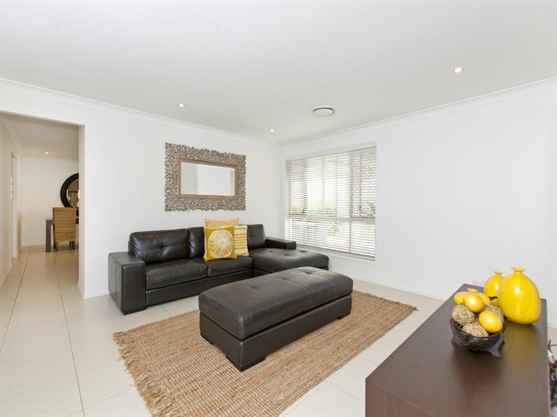 17 Baychester Place, Wakerley QLD 4154
