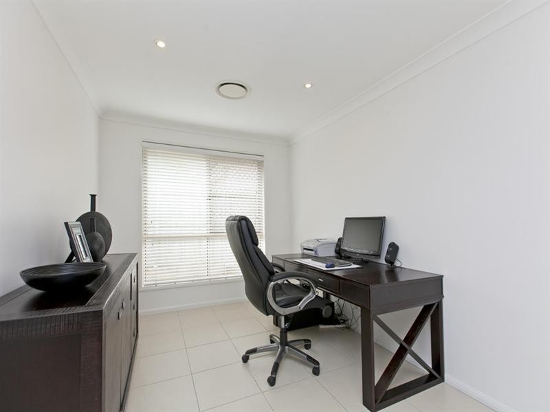 17 Baychester Place, Wakerley QLD 4154