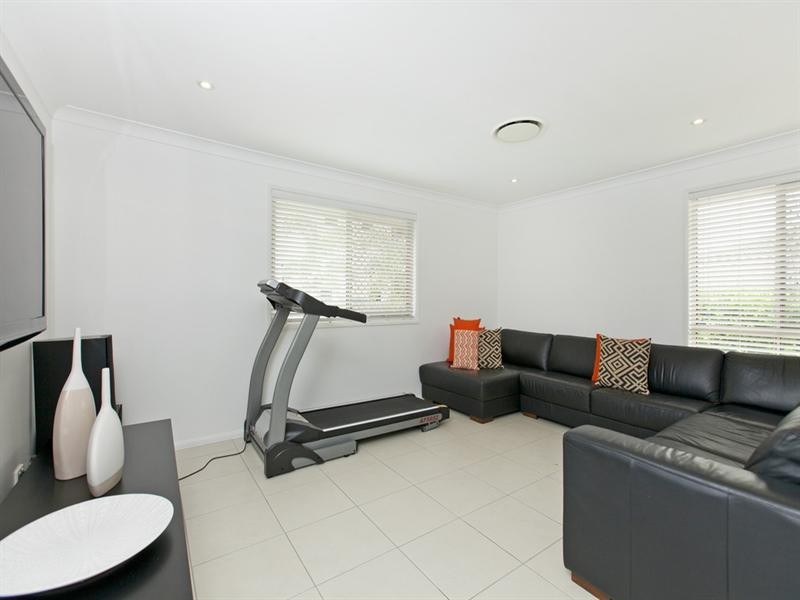 17 Baychester Place, Wakerley QLD 4154