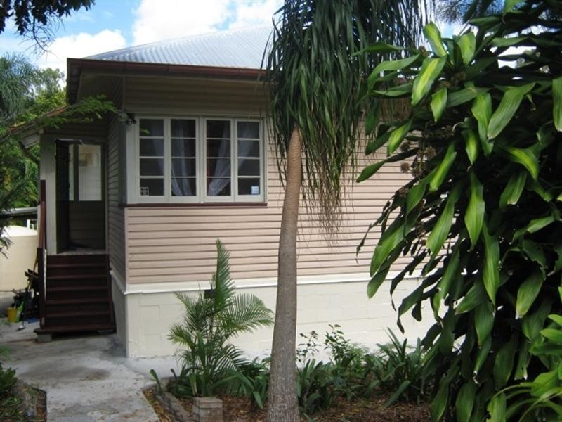 92 Haylock Street, Wynnum QLD 4178