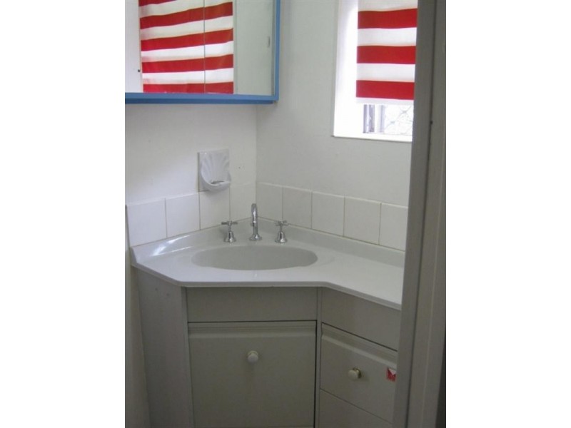 92 Haylock Street, Wynnum QLD 4178