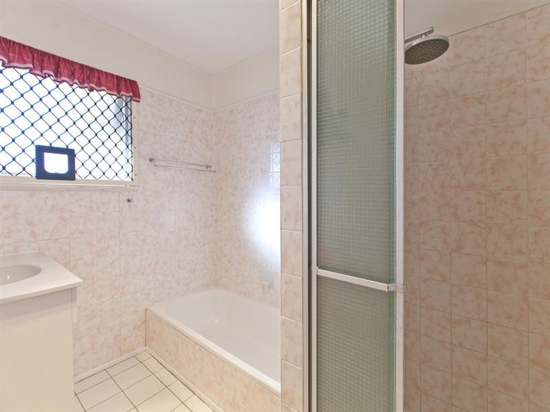 175 Randall Road, Wynnum West QLD 4178