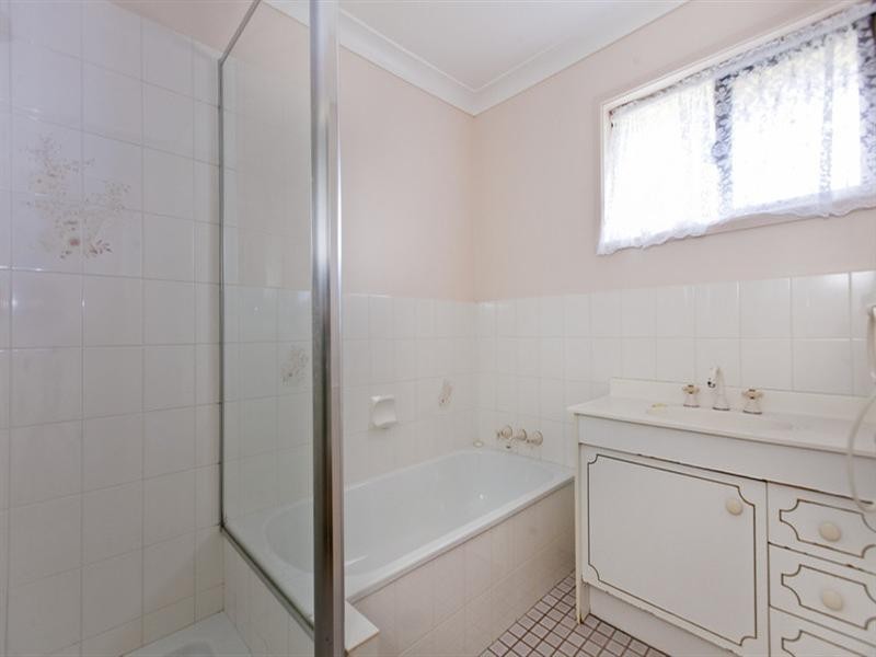 24 Radford Road, Manly West QLD 4179