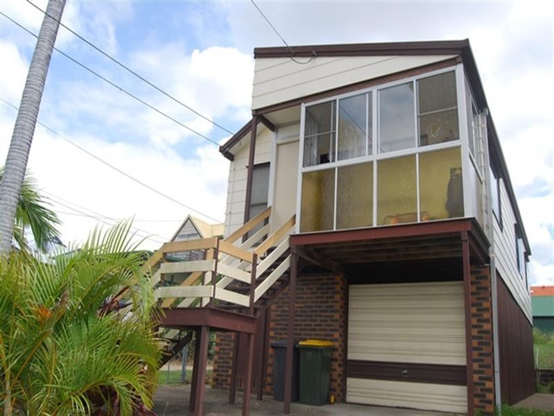 77 Glenora Street, Wynnum QLD 4178